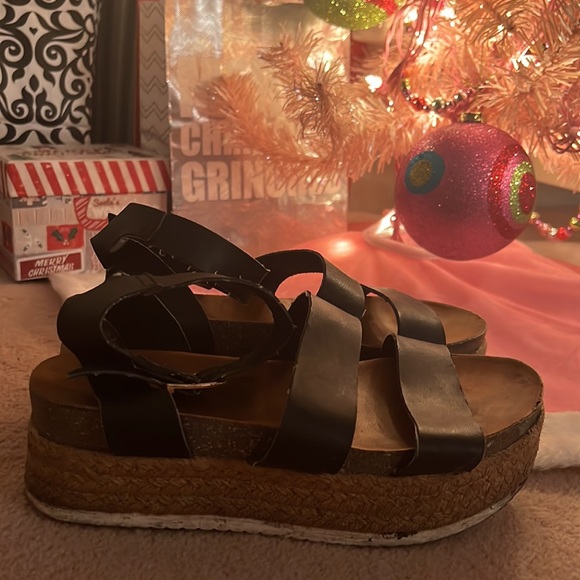 Steve Madden sandals high top platforms - Picture 4 of 6